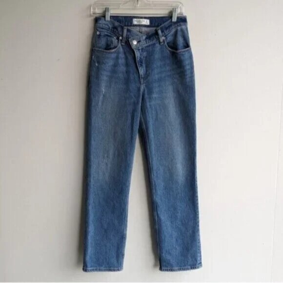 Abercrombie 90s Straight Ultra High Rise Jeans with Criss Cross Waistband - Picture 2 of 7